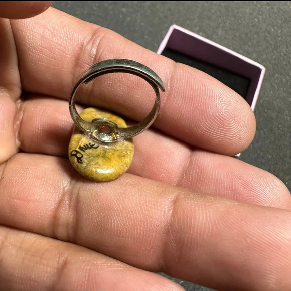 Hand Painted Artisan Rock Sunflower Painting Ring Signed By Artist Adjustable - Picture 7 of 7